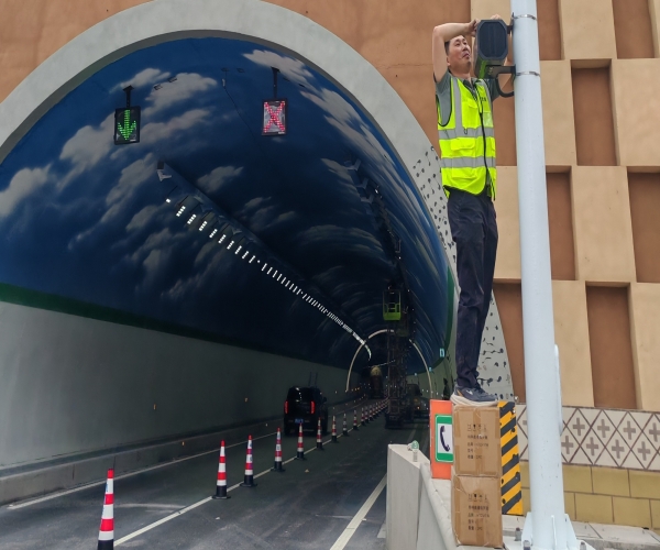 定向声波穿透暴雨！Vsport波束成形技术如何破解高速预警“最后一公里”难题？